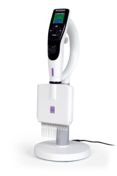 Integran elektronisen pipetin teline, lataava