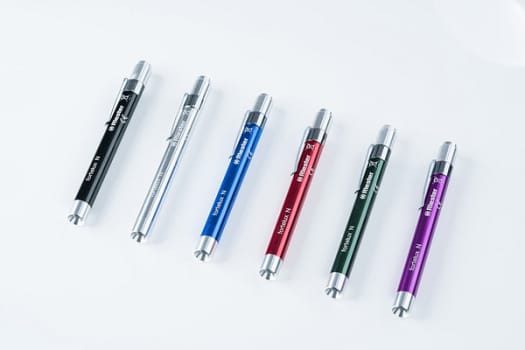 Pennlykt Ri pen 2stk AAA batterier assortert