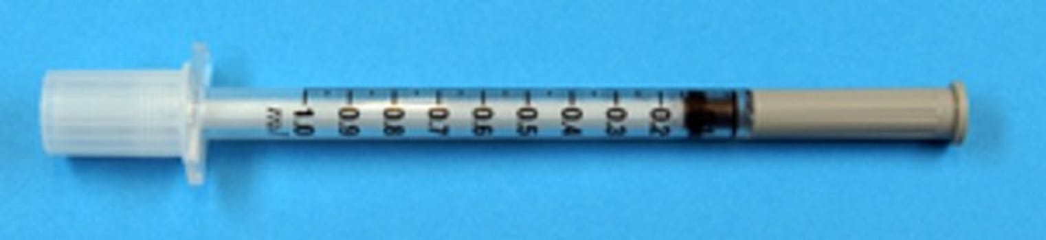 Spruta Plastipak 1ml fast kanyl 0,40x10mm. Steril, PVC-fri