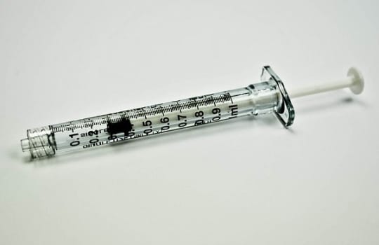 Spruta Plastipak 3-komp l-l 1ml. Steril, centrerad gradering 0,01ml