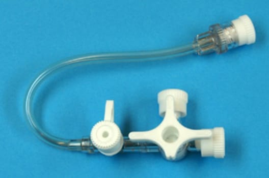 3-vägskran Connecta slang 7cm vit. Steril, inj port ftalatfri PVC