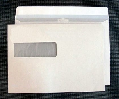 Kuvert C5 vit 90g med fönster v2 självhäftande