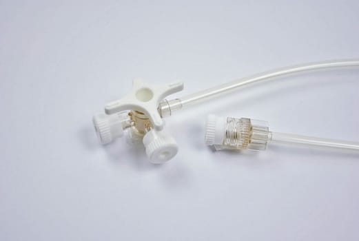 3-vägskran Connecta slang 50cm vit. Steril, DEHP-fri PVC