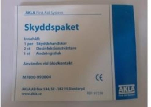 Skyddspaket Försvaret , nitril handskar 1par, desinfektionsservett 2st, Andningsduk 1st, Förpackad i påse, ingår i fordonskudde