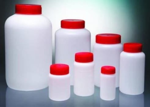 Flaska 150ml hdpe vid hals med rött skruvlock 250 st/fp