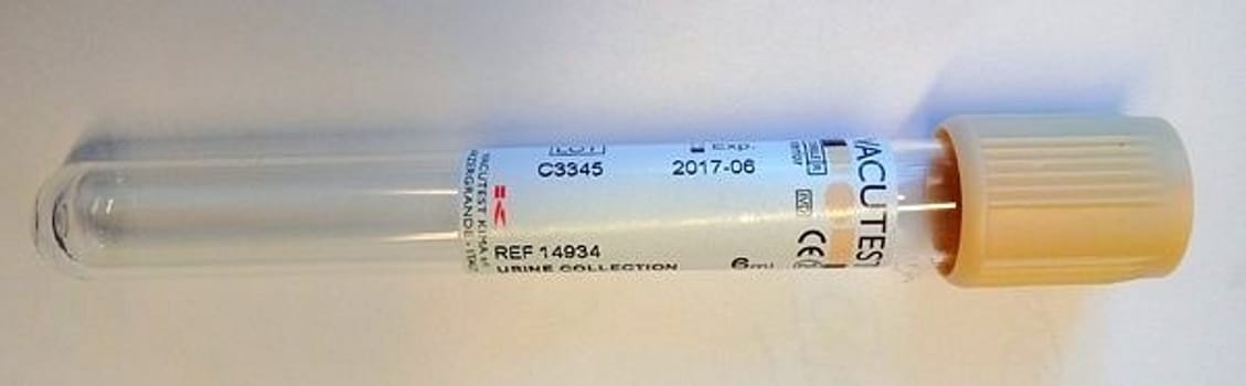 Rör 6ml 13x10mm beige propp för analyser i urin