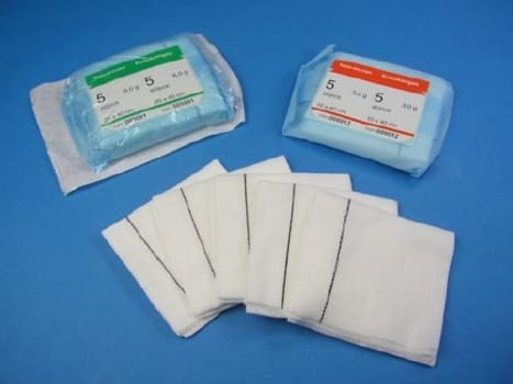 Op duk nonwoven Mediplast 7,5x7,5cm steril 6-lager röntgentråd 5-pack