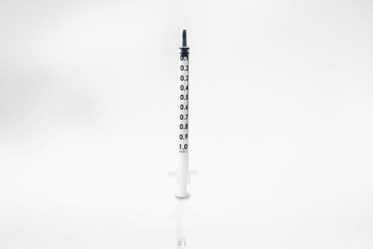 Spruta Chirana 3-komp luer 1ml. Steril, centrerad gradering 0,01ml