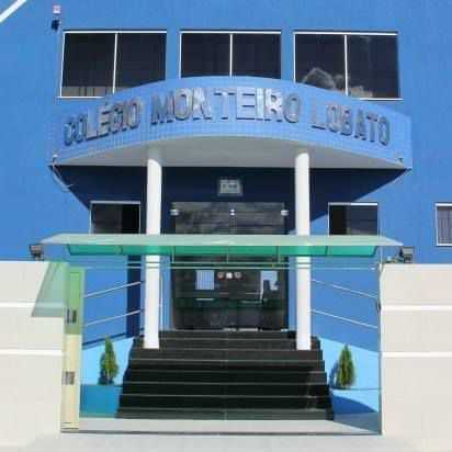  Colegio Monteiro Lobato 