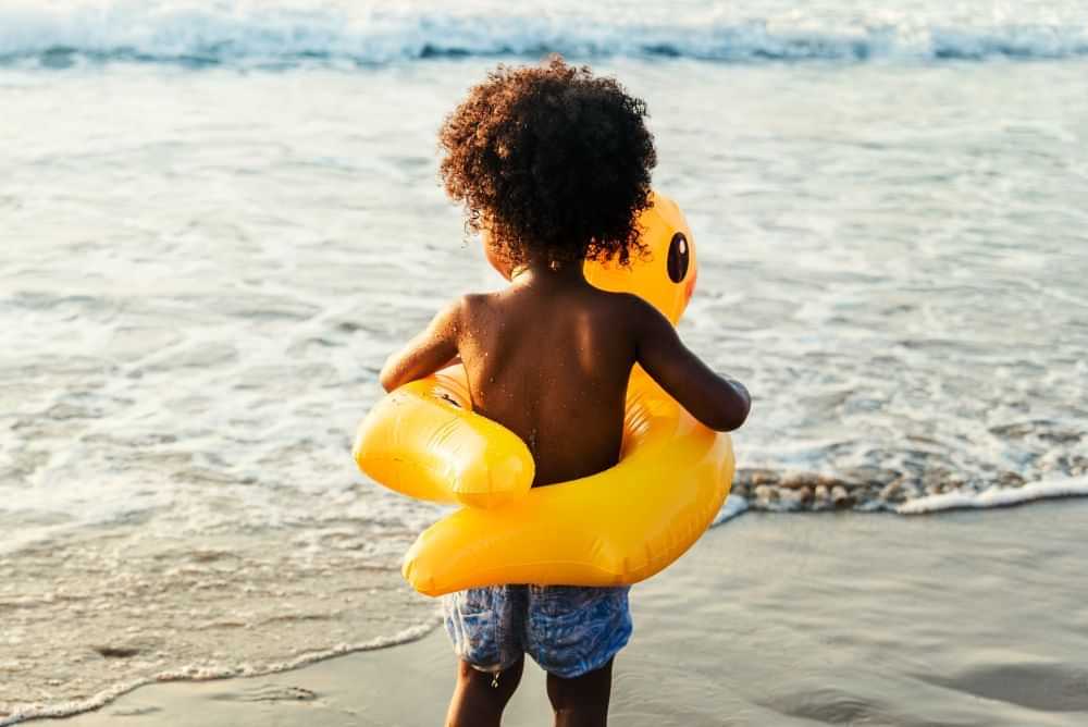  Crianças na praia: veja quais os principais cuidados tomar 