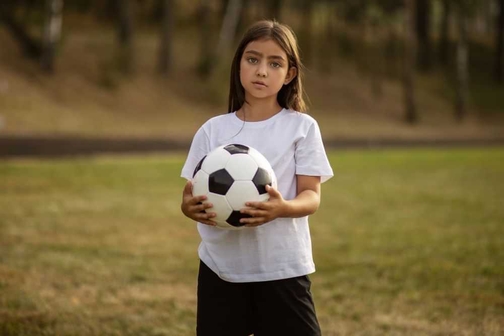  4 benefícios do futebol infantil e por que investir nesse esporte 