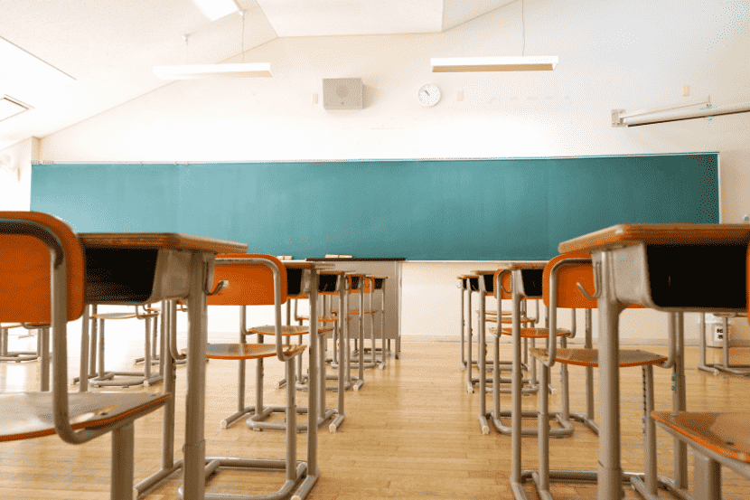  Unicef mostra que 300 mil alunos voltaram à escola em 8 anos 