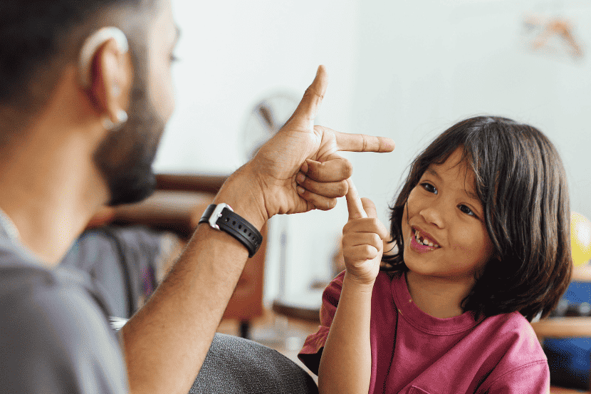  Dia Internacional da Língua de Sinais: inclusão começa em casa 