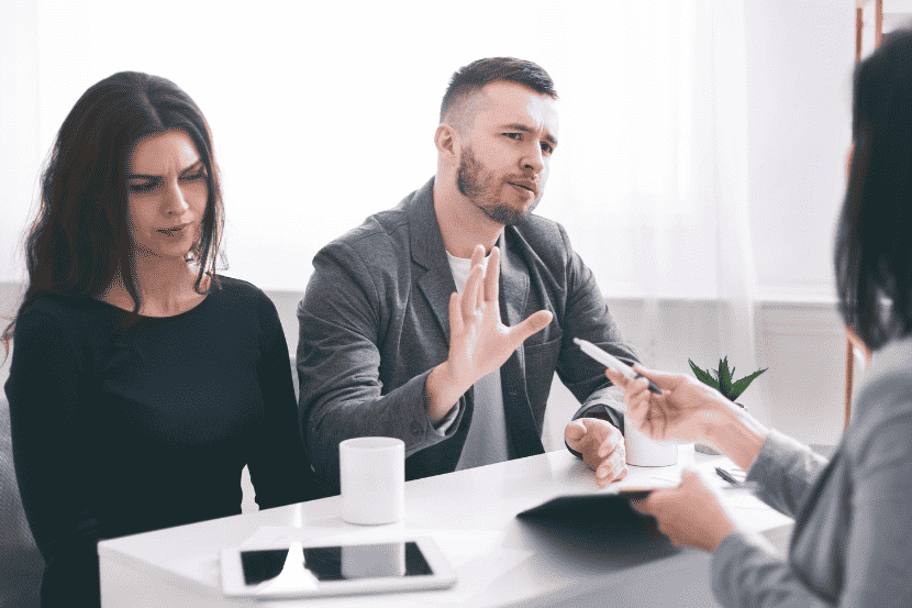  Contrato escolar: veja o que verificar antes de assinar e evitar problemas 