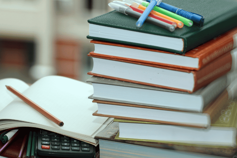  Escola particular com material incluso: o que significa e como funciona? 