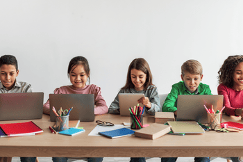 Imagem para o artigo Letramento digital infantil: o que é e como desenvolver em casa