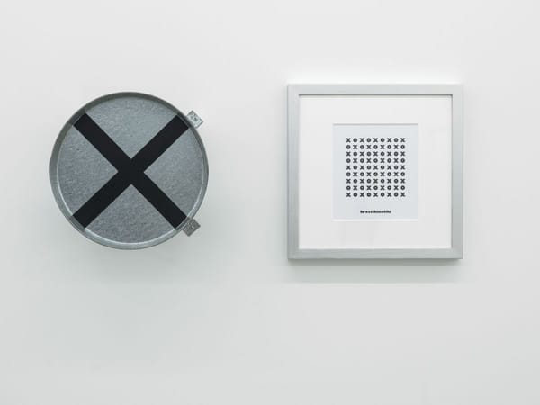 krestikinoliki (a phonetic rhyming reduplication; in Russian meaning crosses and zeroes, or noughts and crosses)