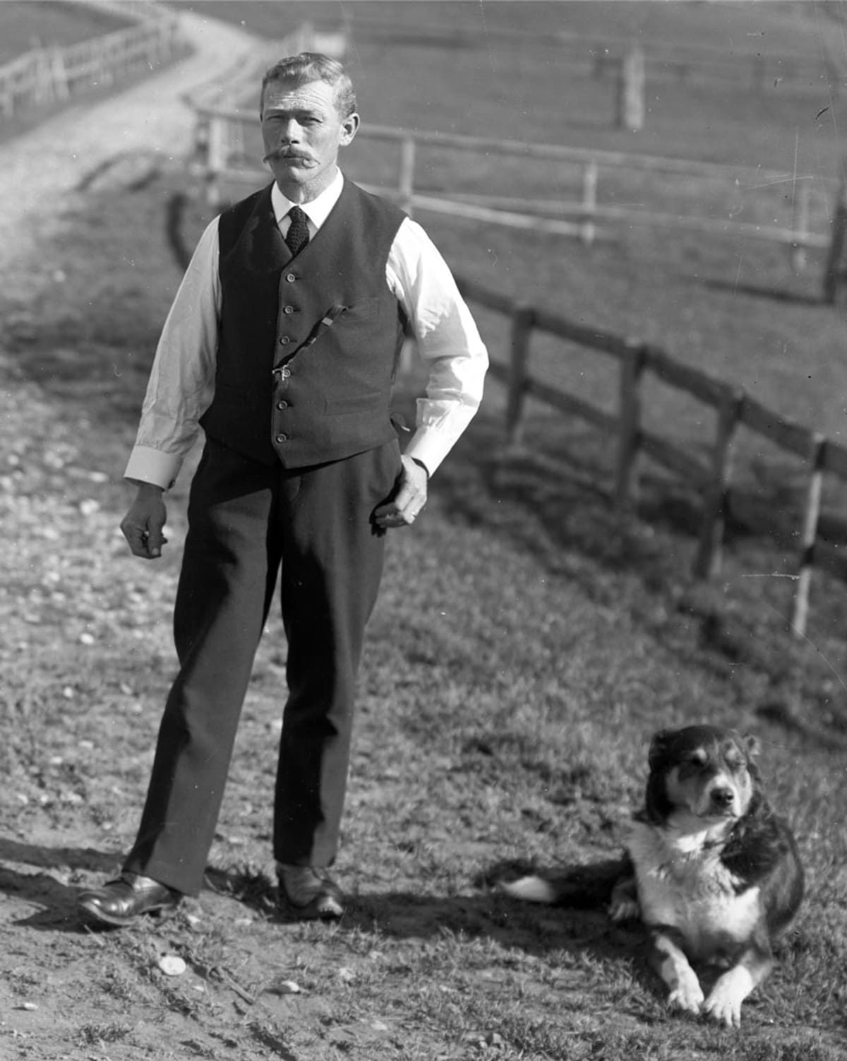 © Museum Appenzell_Mann mit Uhrkette aus Haar_um_1900