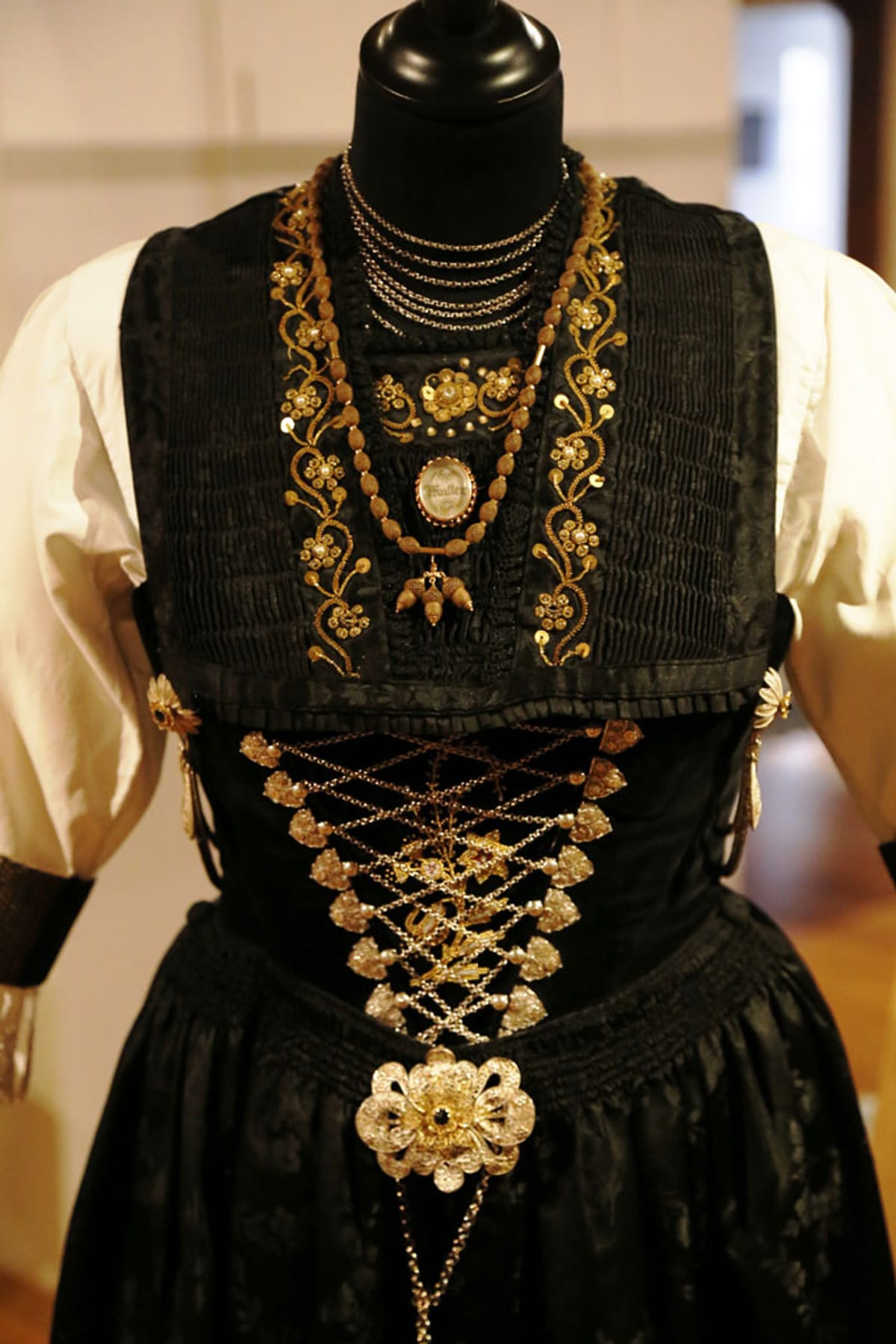 © Museum Appenzell_Blick in die Ausstellung_Brüechli_3