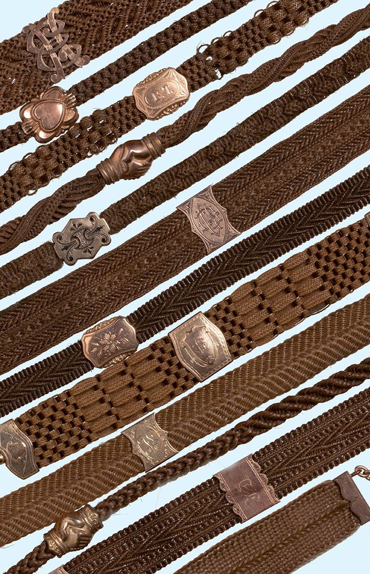 © Museum Appenzell_Diverse-geflochtene-Herren_Uhrketten_1870_1910_1