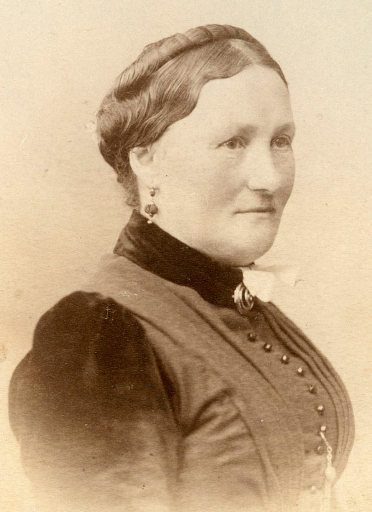 © Museum Appenzell_Frau-mit-Ohrringen-aus-Haar_Ende-19_Jahrhundert