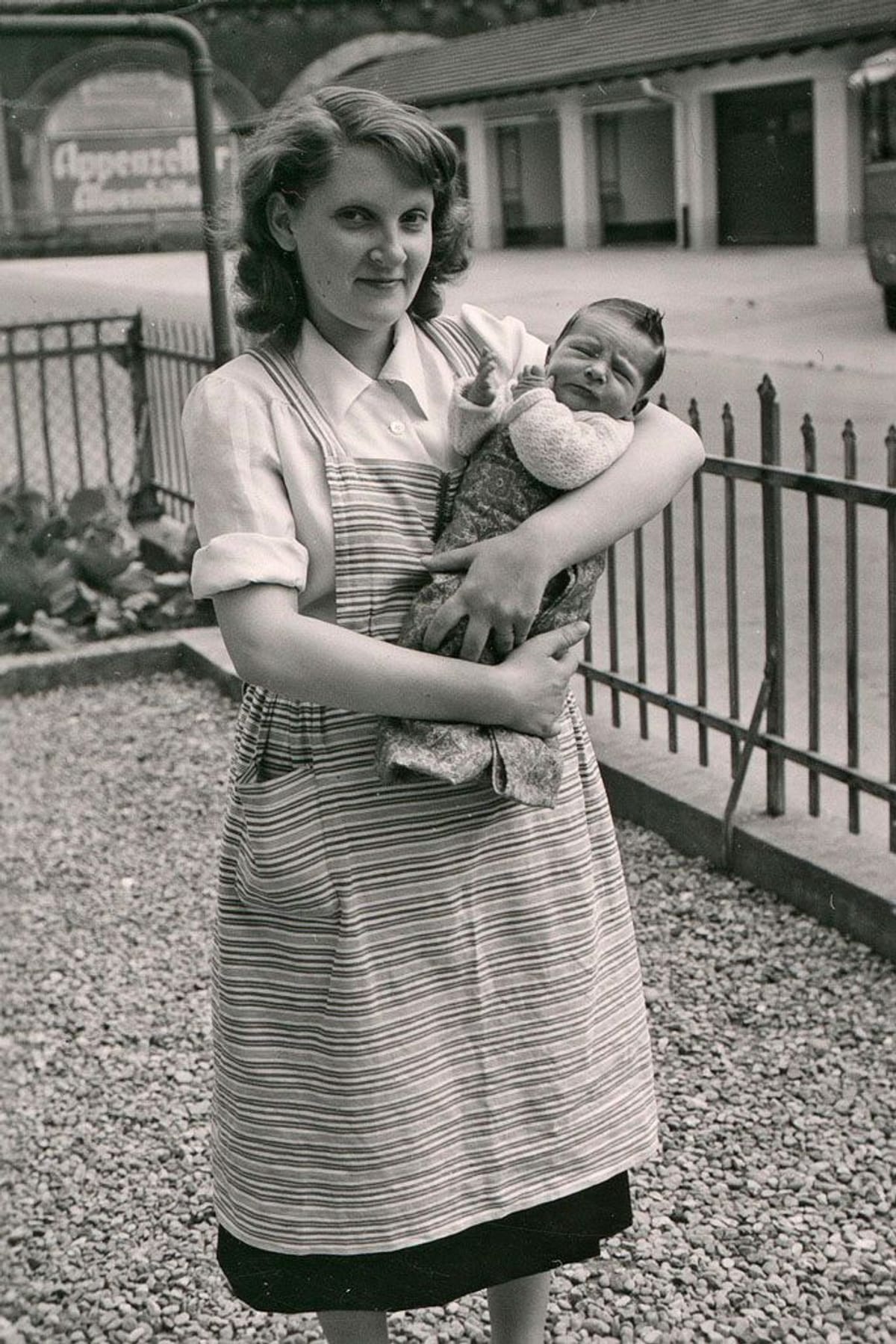 © Museum-Appenzell-Mutter-in-Schürze-Emil-Grubenmann sen.-um 1960