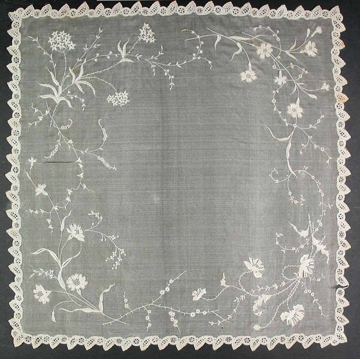 ©-Museum-Appenzell_Ziertaschentuch_um 1870_4