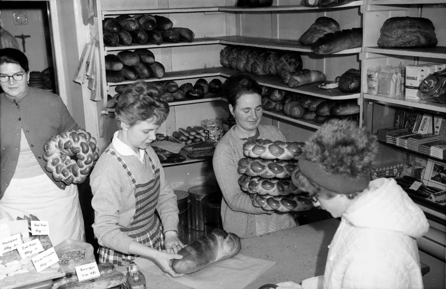Copyright_Museum-Appenzell-Brotverkauf-Emil-Grubenmann-um 1960