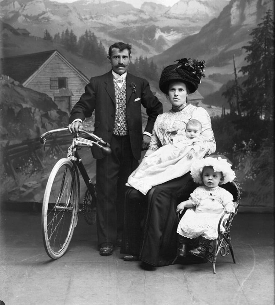 Copyright_Museum-Appenzll-Ehepaar-mit-Kind-Jakob-Müller-1905