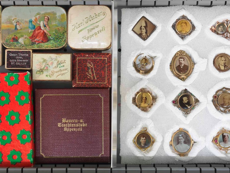 Copyright_Museum-Appenzell-Schmuckschächtelchen-Fotobroschen