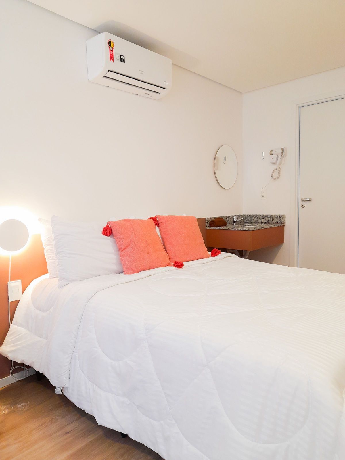 Apartamento para alugar com 2 quartos, 64m² - Foto 12