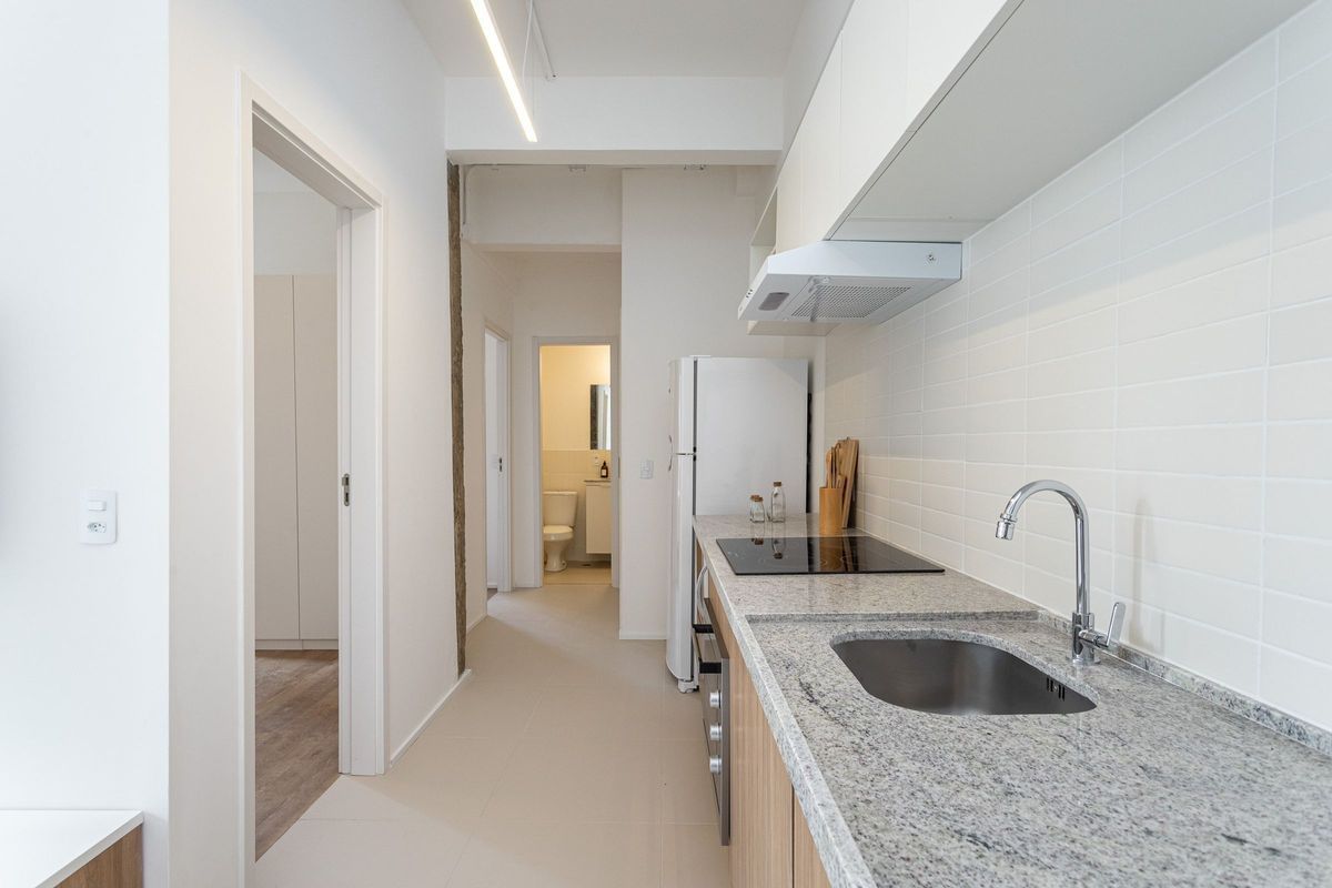 Apartamento para alugar com 2 quartos, 65m² - Foto 11