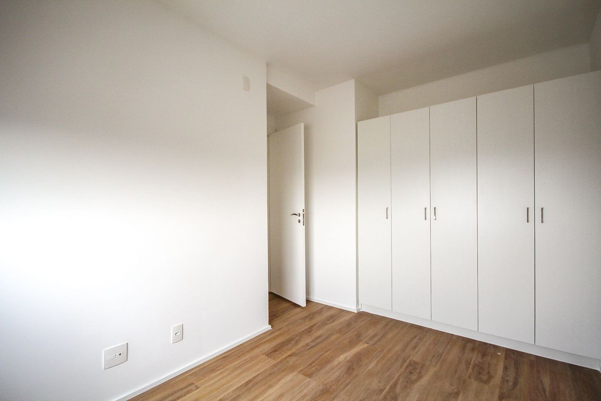 Apartamento para alugar com 2 quartos, 65m² - Foto 12