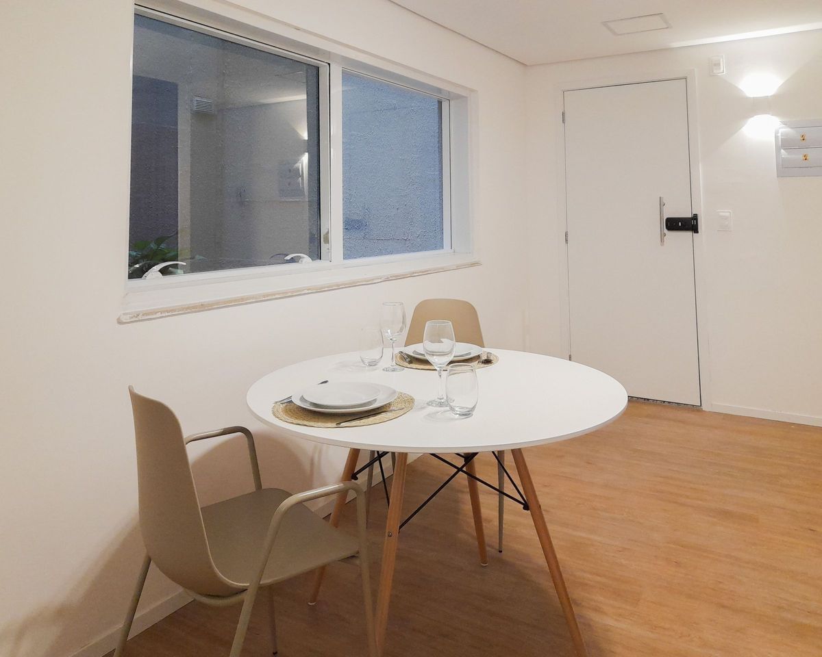 Apartamento para alugar com 2 quartos, 64m² - Foto 2