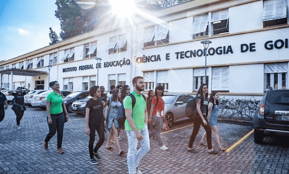 Vídeo e Imagens da IES