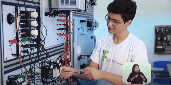 Vídeo e Imagens da IES