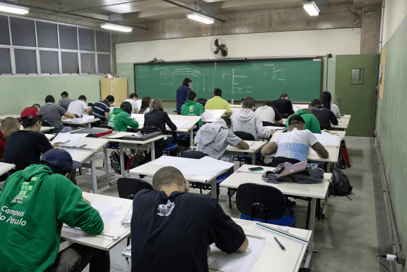 Vídeo e Imagens da IES
