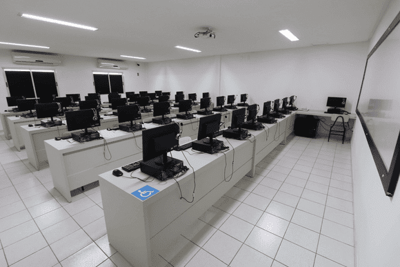 Vídeo e Imagens da IES