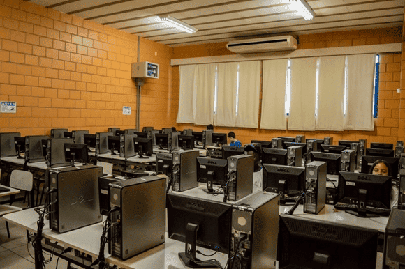 Vídeo e Imagens da IES