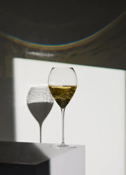 Chardonnay Wine Glass Dimensions & Drawings