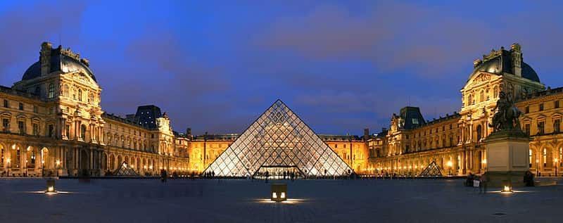 O museu mais visitado do mundo, o Louvre, disponibiliza algumas de suas exposições online, de graça.