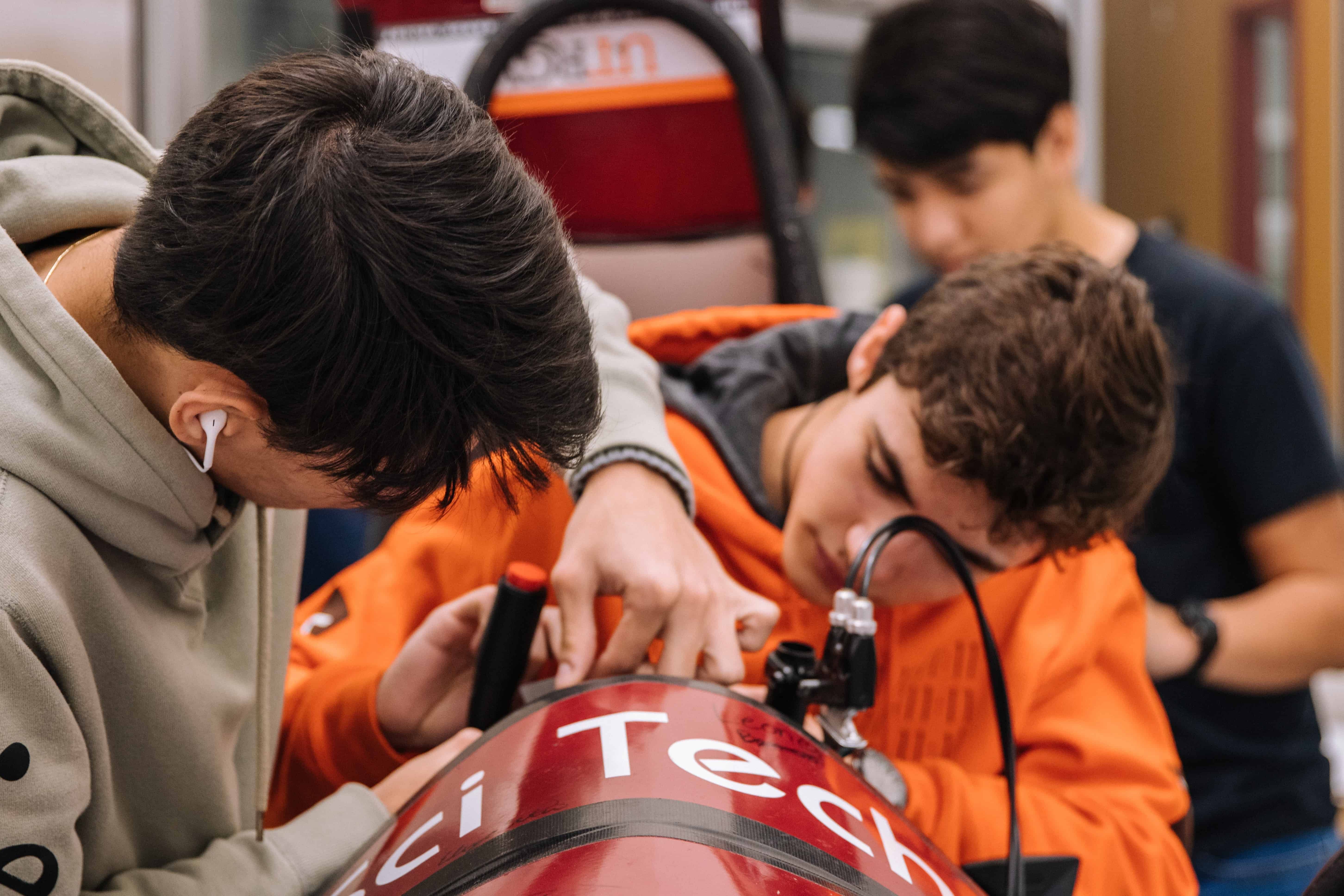 Alunos de cursos técnicos em exatas