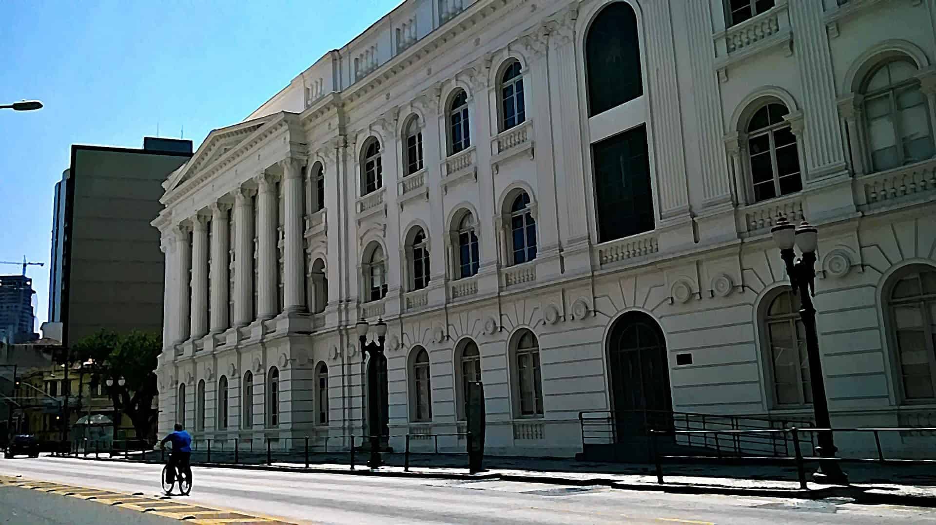 Universidade Federal do Paraná