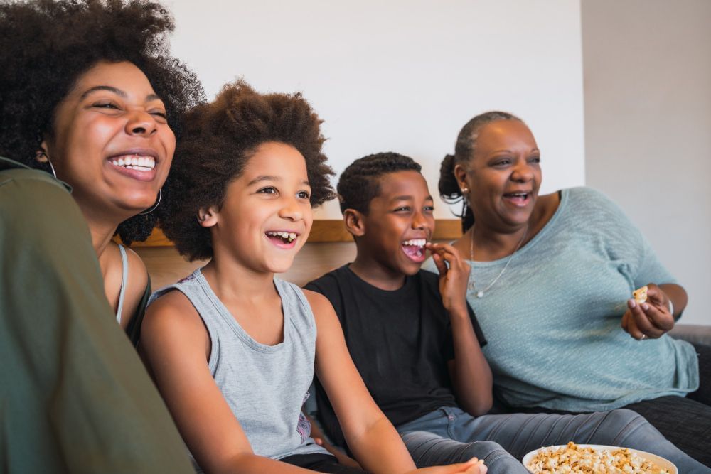 Conheça os 10 melhores filmes para assistir com a família reunida