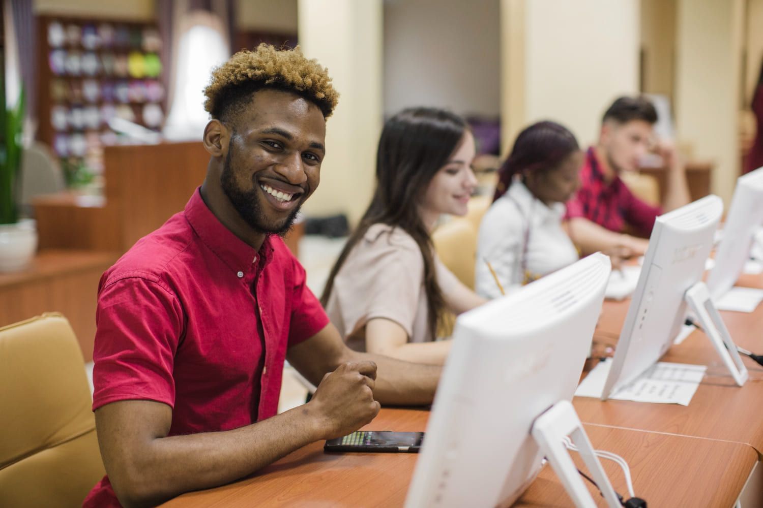 Direitos do Jovem Aprendiz: veja se o cargo possui seguro desemprego, férias, 13º e outros