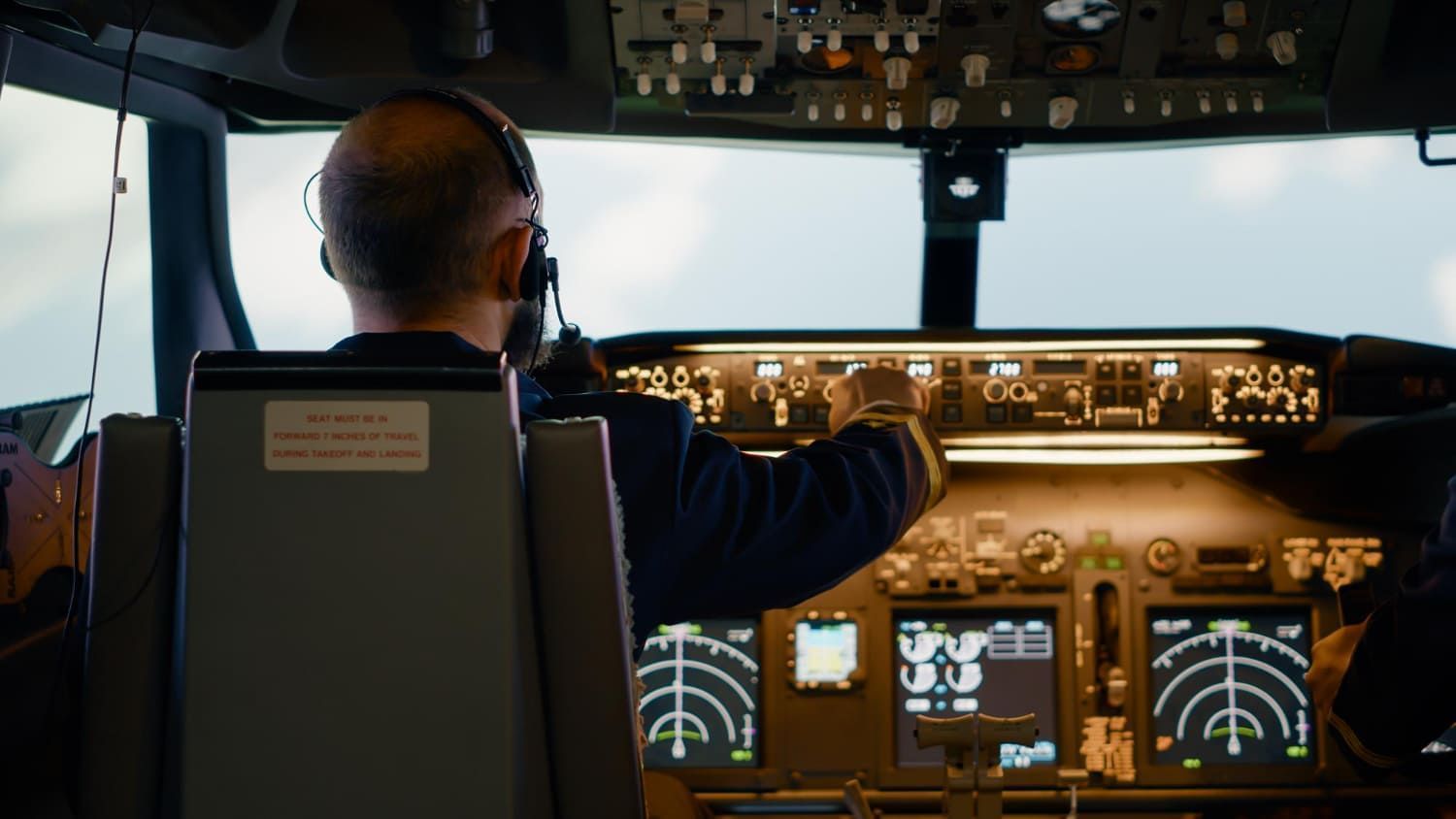 Dia Internacional da Aviação Civil: que curso fazer para ser piloto?