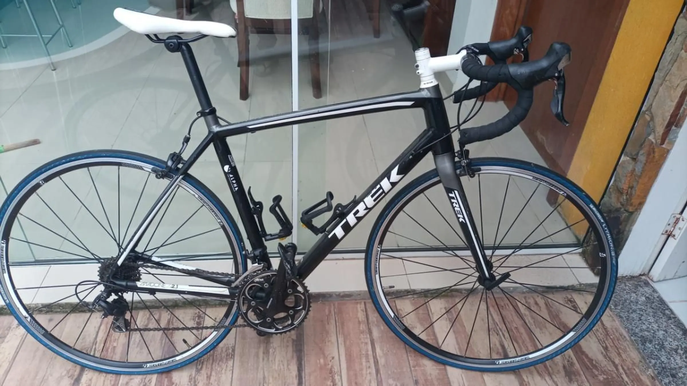 trek madone 2.1 2015 price