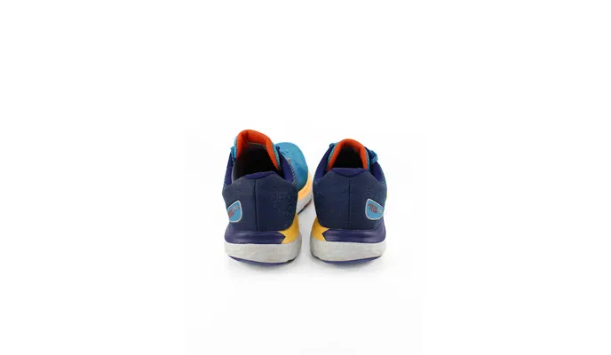 Tênis New Balance Fresh Foam 680 V7 - TAM 41BR (USADO)