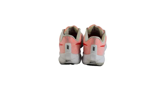 Nike Tênis Air Zoom Pegasus 39 NN GS - Cor: Laranja e Branco -  Tamanho: 44BR (USADO)