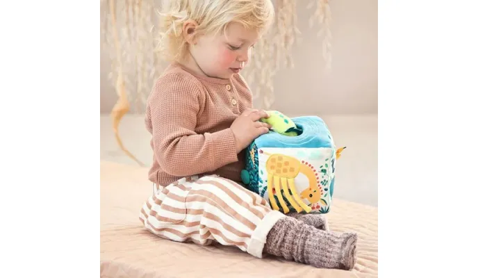 CUBO DE ATIVIDADE DE PELUCIA SENSORIAL - MARIUS